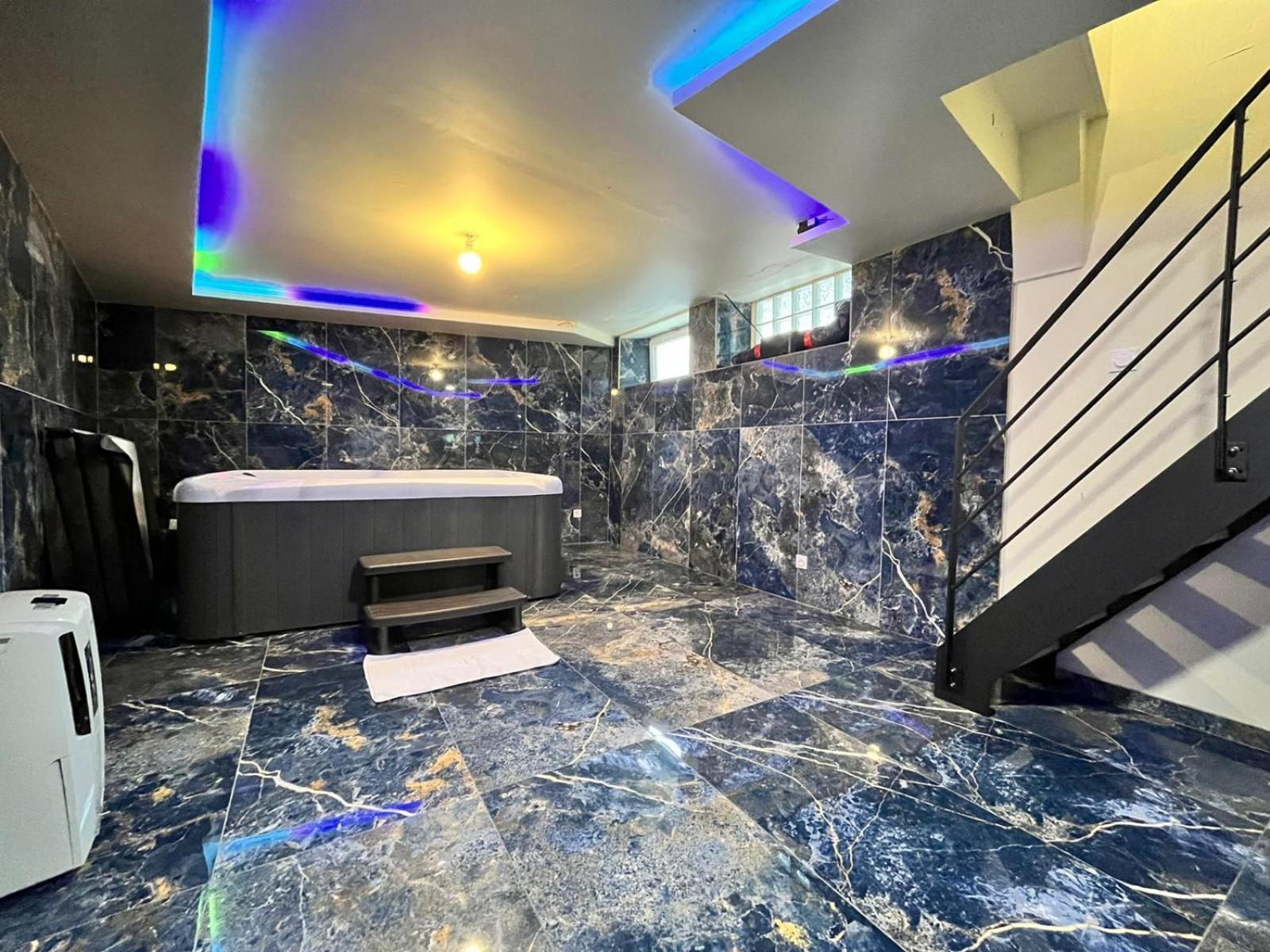 Golden Blue - Jacuzzi Leilighet Rouen Eksteriør bilde
